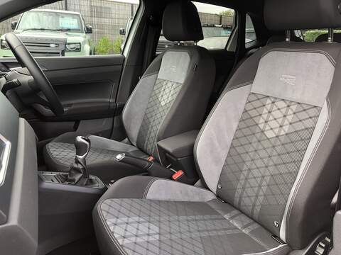 Volkswagen Polo TSI R-Line - U1770