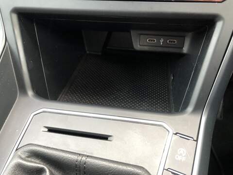 Volkswagen Polo TSI R-Line - U1770