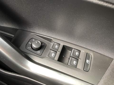 Volkswagen Polo TSI R-Line - U1770