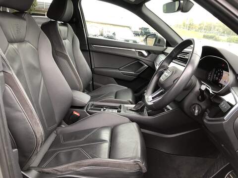 Audi Q3 TFSI S line - U1776