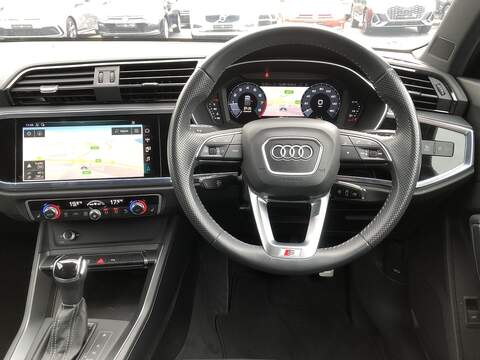 Audi Q3 TFSI S line - U1776