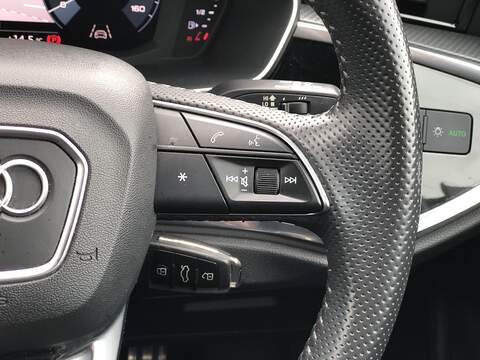 Audi Q3 TFSI S line - U1776