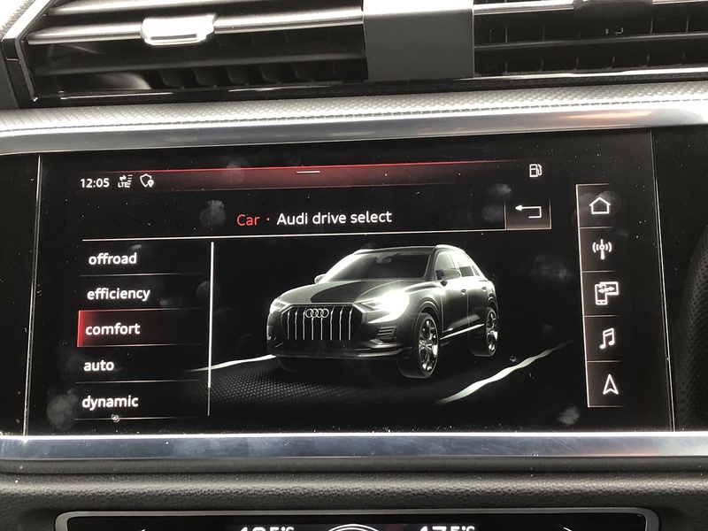 Audi Q3 TFSI S line - U1776