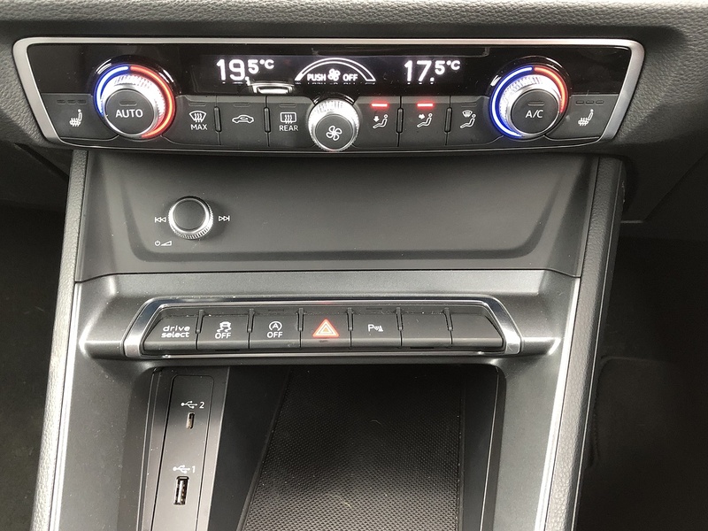 Audi Q3 TFSI S line - U1776