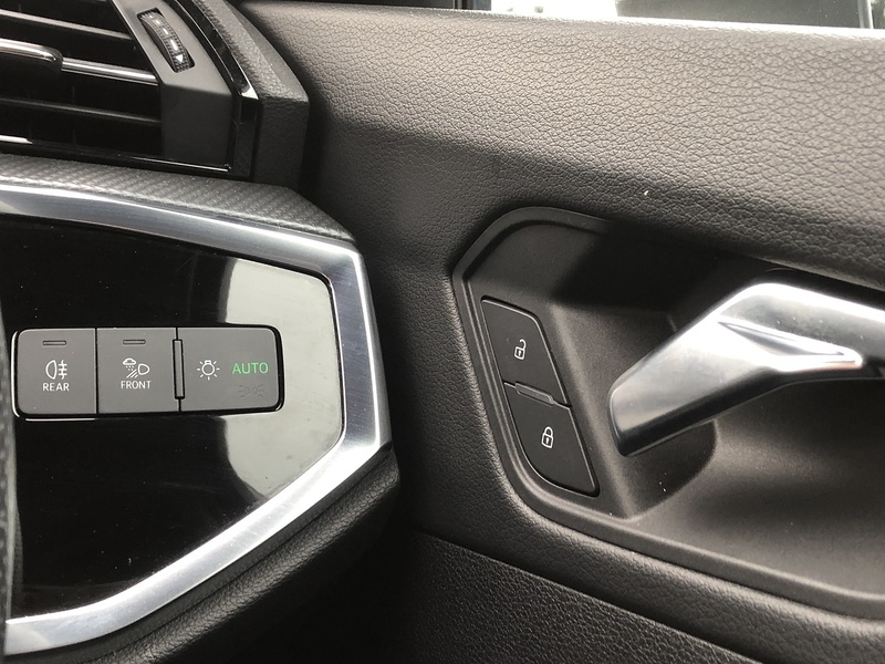 Audi Q3 TFSI S line - U1776