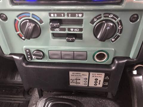 Land Rover Defender 90 TDCi - U1782