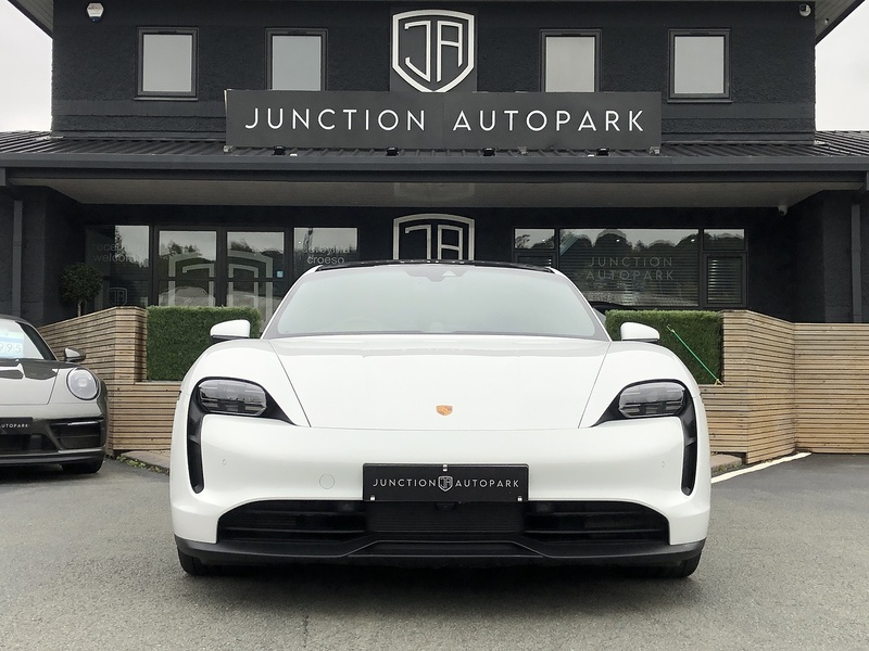 Porsche Taycan Performance 4S - U1790