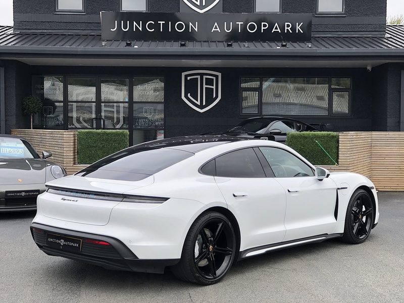 Porsche Taycan Performance 4S - U1790