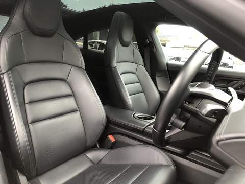 Porsche Taycan Performance 4S - U1790