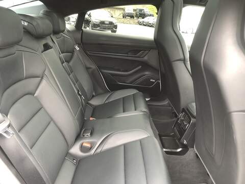 Porsche Taycan Performance 4S - U1790