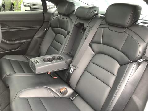 Porsche Taycan Performance 4S - U1790