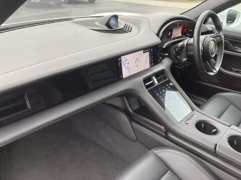 Porsche Taycan Performance 4S - U1790