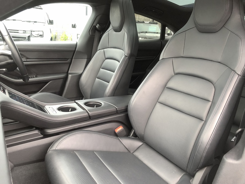 Porsche Taycan Performance 4S - U1790