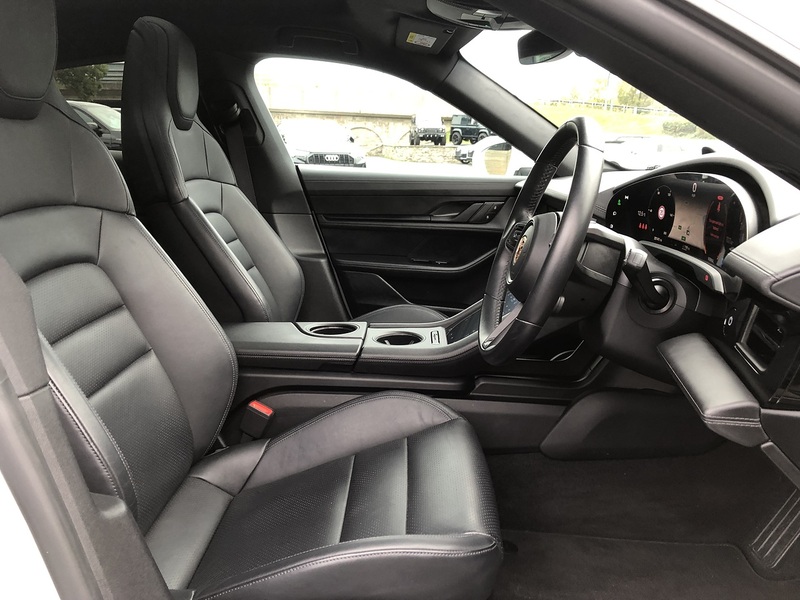 Porsche Taycan Performance 4S - U1790