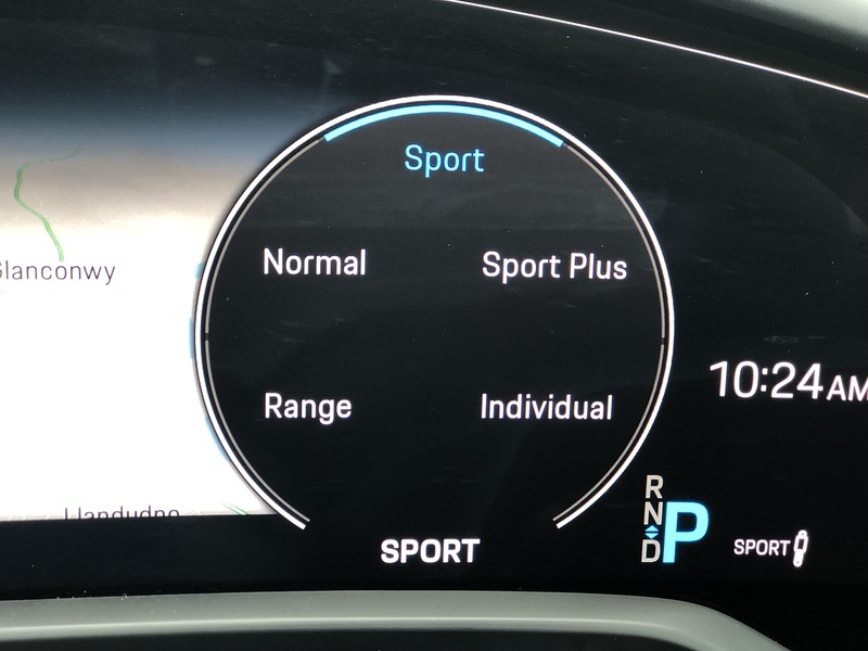 Porsche Taycan Performance 4S - U1790