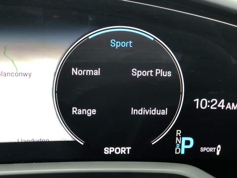 Porsche Taycan Performance 4S - U1790