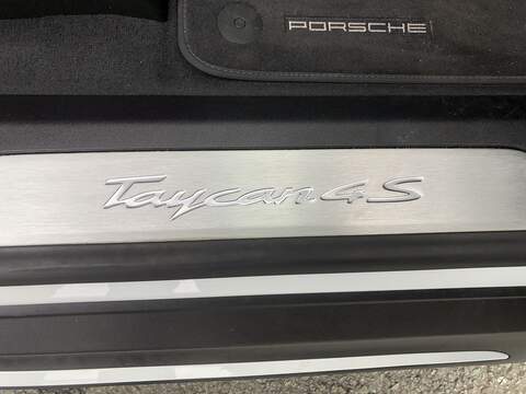 Porsche Taycan Performance 4S - U1790