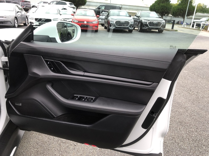 Porsche Taycan Performance 4S - U1790