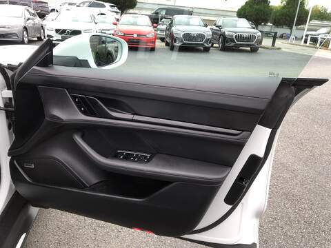 Porsche Taycan Performance 4S - U1790