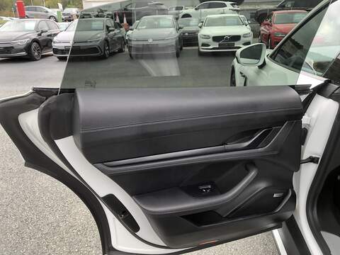 Porsche Taycan Performance 4S - U1790