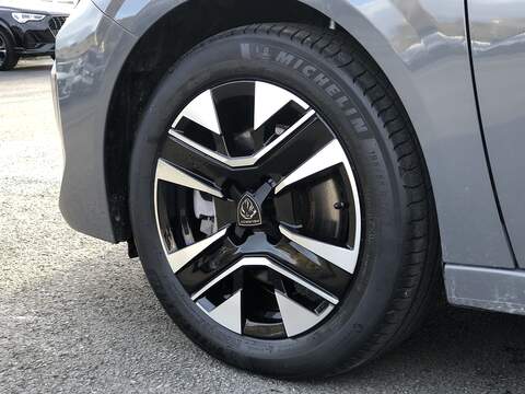 Peugeot 208 PureTech Allure - U1819