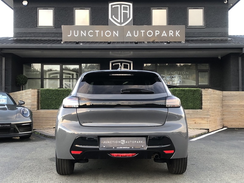 Peugeot 208 PureTech Allure - U1819