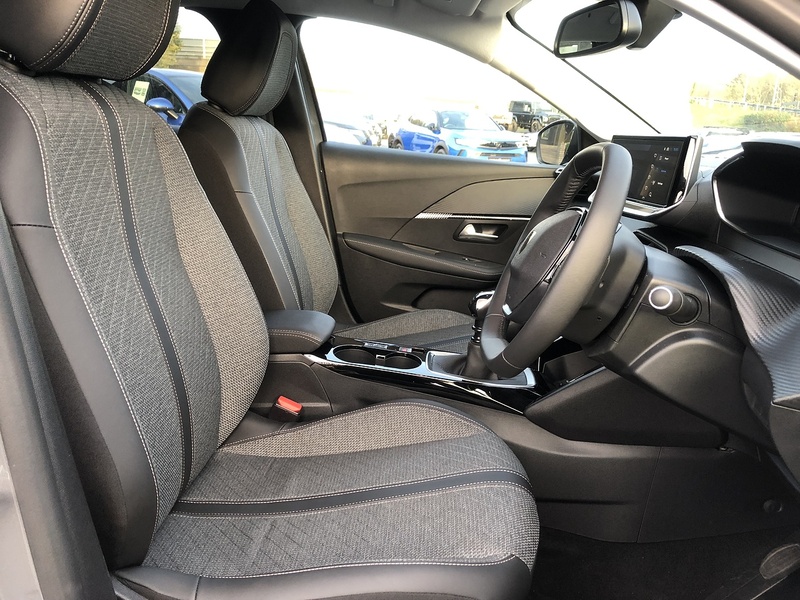 Peugeot 208 PureTech Allure - U1819