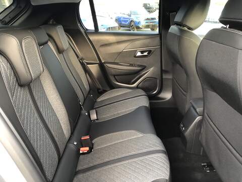 Peugeot 208 PureTech Allure - U1819