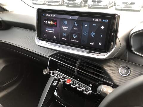 Peugeot 208 PureTech Allure - U1819