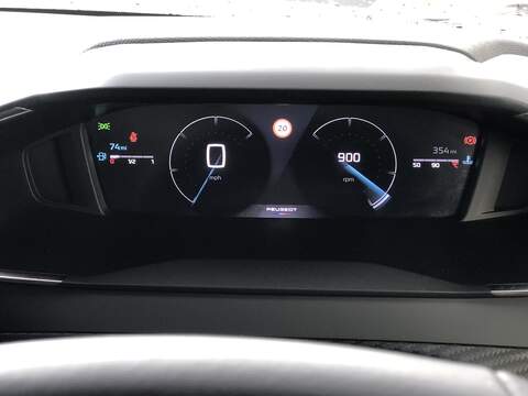 Peugeot 208 PureTech Allure - U1819