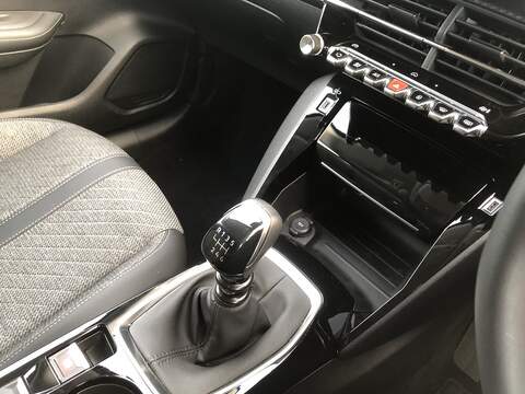 Peugeot 208 PureTech Allure - U1819