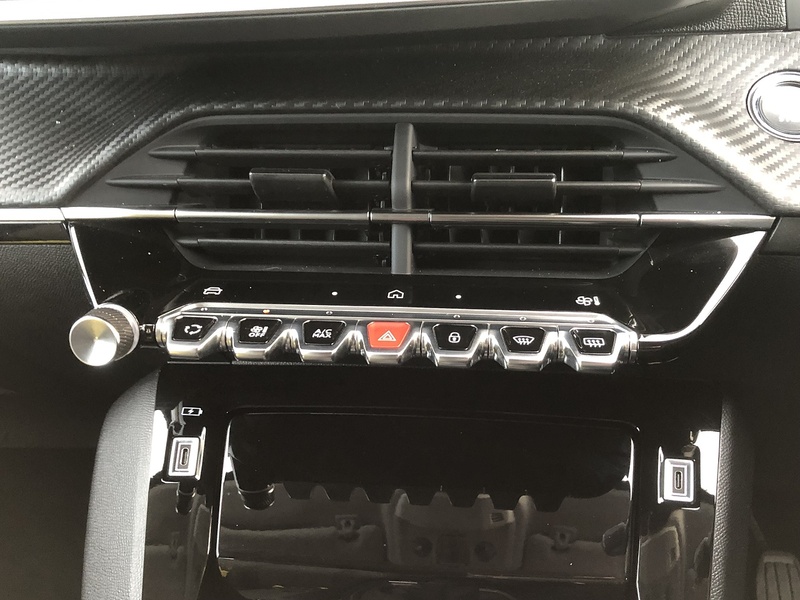 Peugeot 208 PureTech Allure - U1819