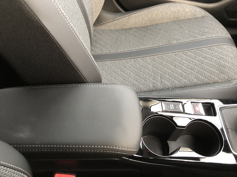 Peugeot 208 PureTech Allure - U1819