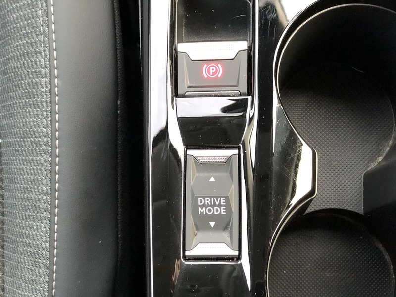 Peugeot 208 PureTech Allure - U1819