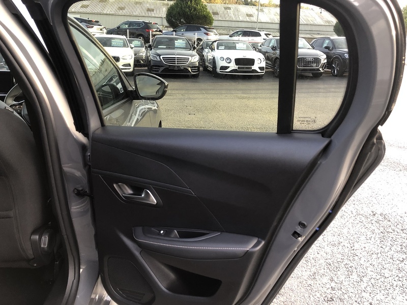 Peugeot 208 PureTech Allure - U1819