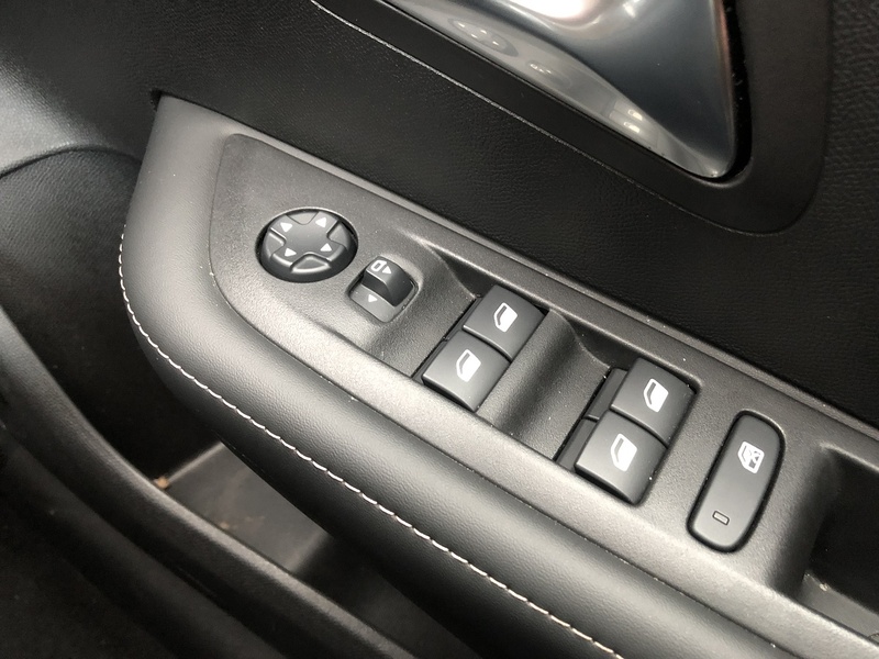 Peugeot 208 PureTech Allure - U1819