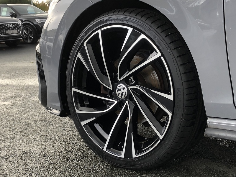 Volkswagen Golf TSI R-Line - U1820