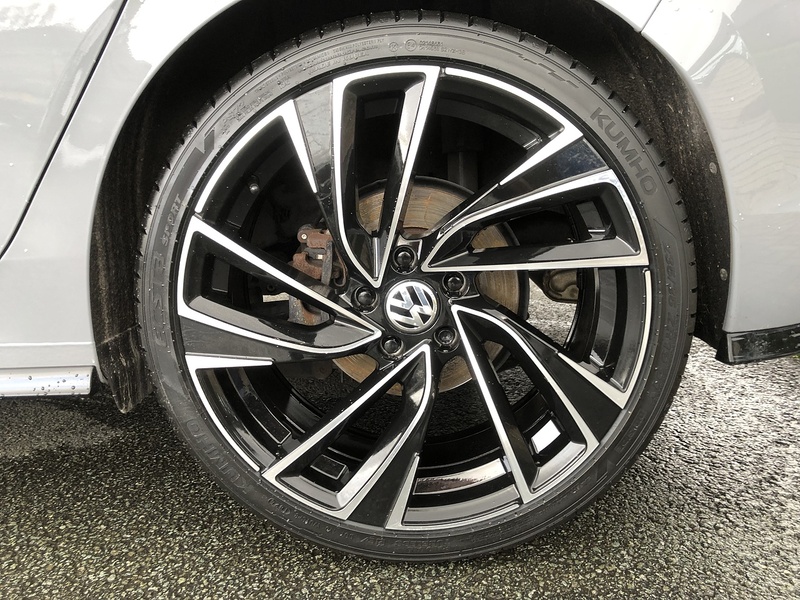 Volkswagen Golf TSI R-Line - U1820