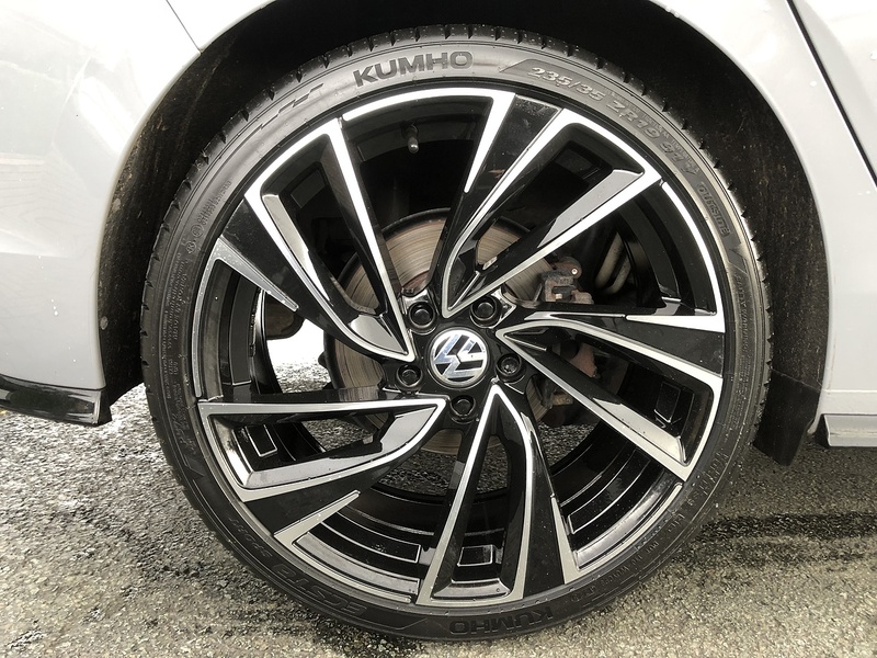 Volkswagen Golf TSI R-Line - U1820