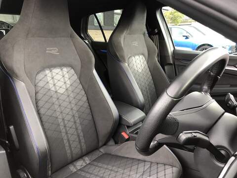 Volkswagen Golf TSI R-Line - U1820