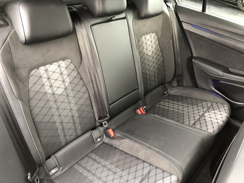 Volkswagen Golf TSI R-Line - U1820