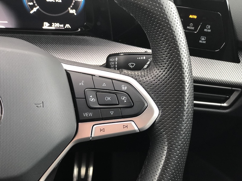 Volkswagen Golf TSI R-Line - U1820