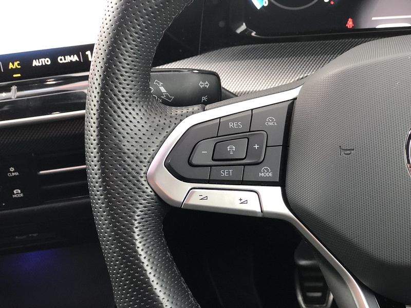 Volkswagen Golf TSI R-Line - U1820