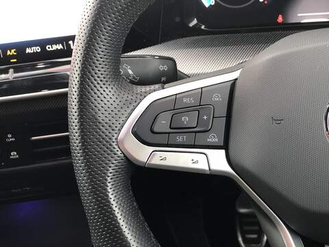 Volkswagen Golf TSI R-Line - U1820