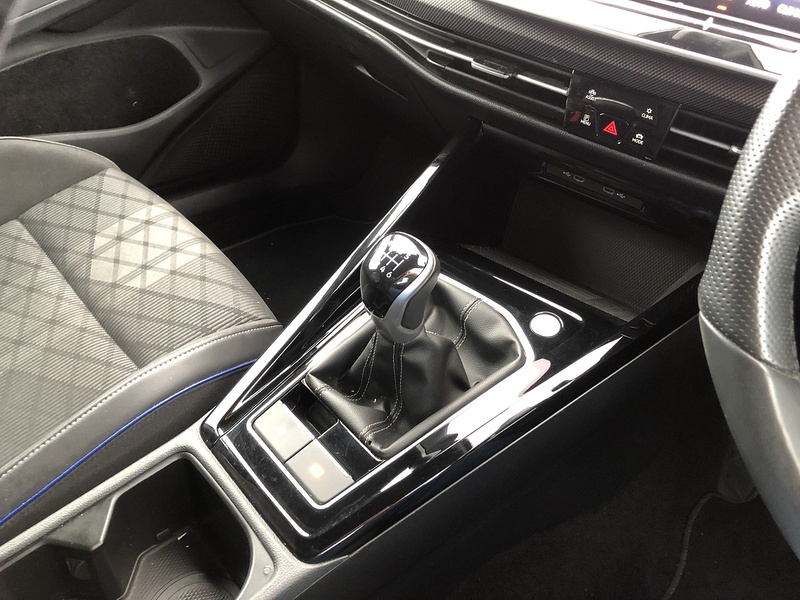 Volkswagen Golf TSI R-Line - U1820