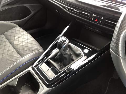 Volkswagen Golf TSI R-Line - U1820