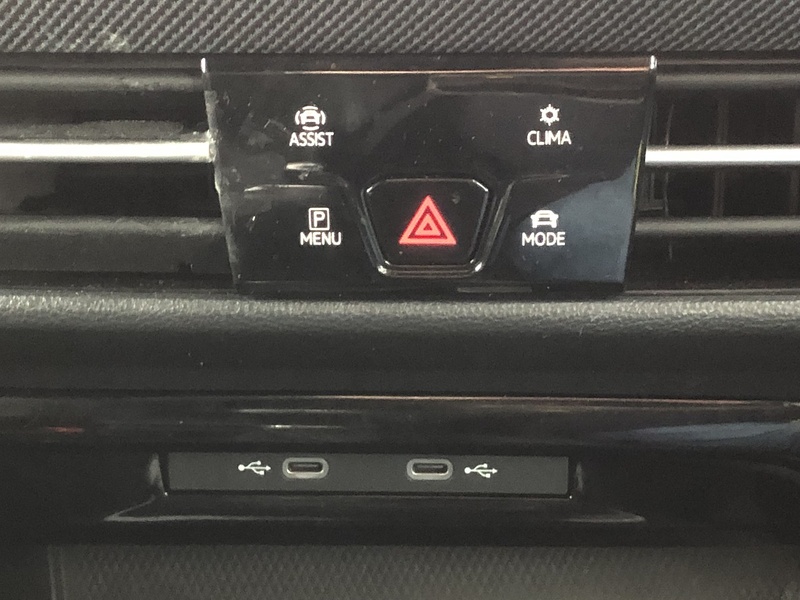 Volkswagen Golf TSI R-Line - U1820