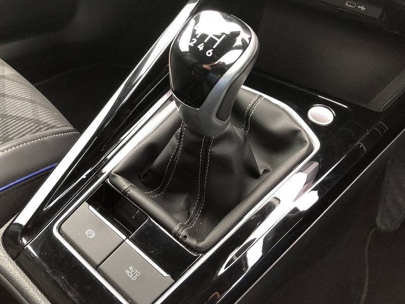 Volkswagen Golf TSI R-Line - U1820