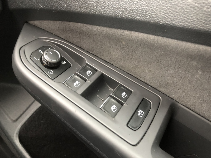 Volkswagen Golf TSI R-Line - U1820