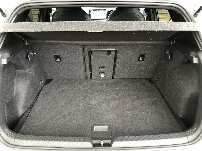 Volkswagen Golf TSI R-Line - U1820